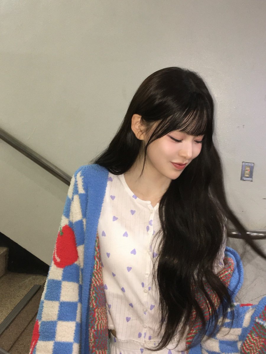 izna_offcl's tweet photo. [izME📮]

앞머리빵

#izna #이즈나
#BANGJEEMIN #방지민 https://t.co/8HfZO2P9md
