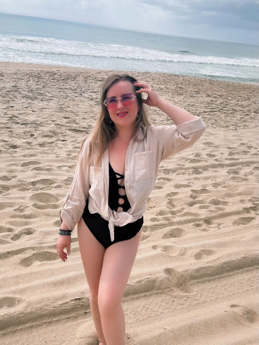 vikitoriasilver's tweet photo. Having a great day ☺️ https://t.co/iYyZPuZJuV