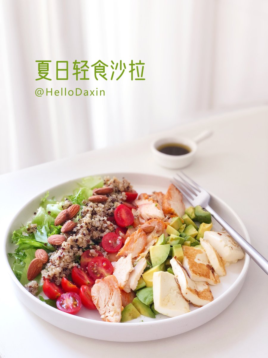 aelld563910's tweet photo. [This 250-calorie quinoa salad with grilled chicken, cherry tomatoes u0026 arugula is your perfect post-workout light meal—high protein, fiber, and zero guilt!]， https://t.co/Fqh8g2Yb31
