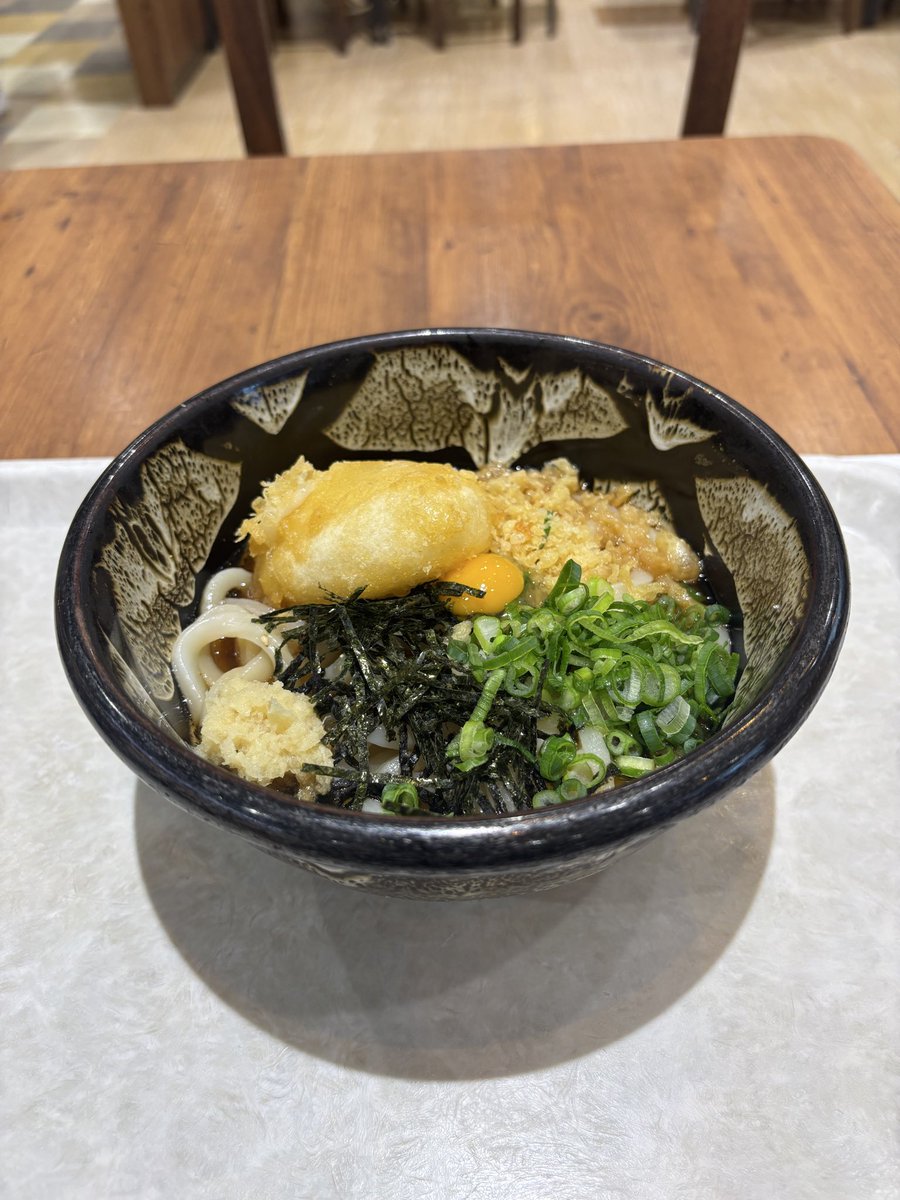 godragonevtuber's tweet photo. 倉敷市民のソウルフード、ふるいちのぶっかけうどん。
帰省した時は必ず食べるくらい中毒性があります！

倉敷に来た時はぜひご賞味くだされ！！

#岡山の魅力だよらでんちゃん 
#倉敷うどんぶっかけふるいち https://t.co/ttb9s9VQs8
