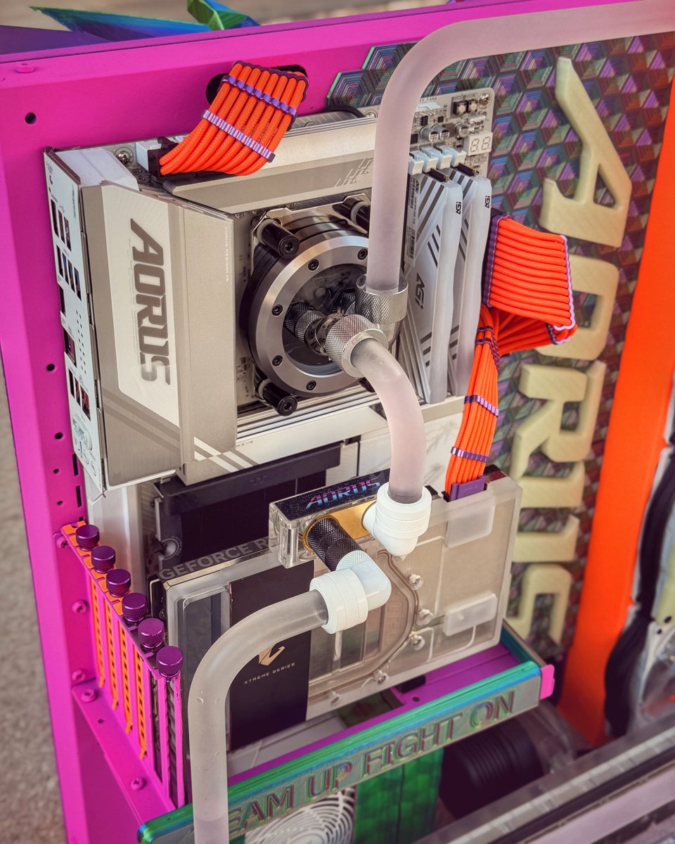 GIGABYTE_DE's tweet photo. GIGABYTE AORUS INFINITY AERO ELITE GiMATE AI TOP GAMING POWER 😎

GIGABYTE 👀
• AORUS GeForce RTX 5080 WATERFORCE
• X870 AORUS PRO ICE

Dank an 💘🛠📸🎥💻Cr: @ overchilled_pcbuilds @ aorus_czsk

#GIGABYTE #AORUS #custompc #pcgaming #setupwars #AORUSINFINITY #Gameathlon2026 https://t.co/Ur62JafzoL