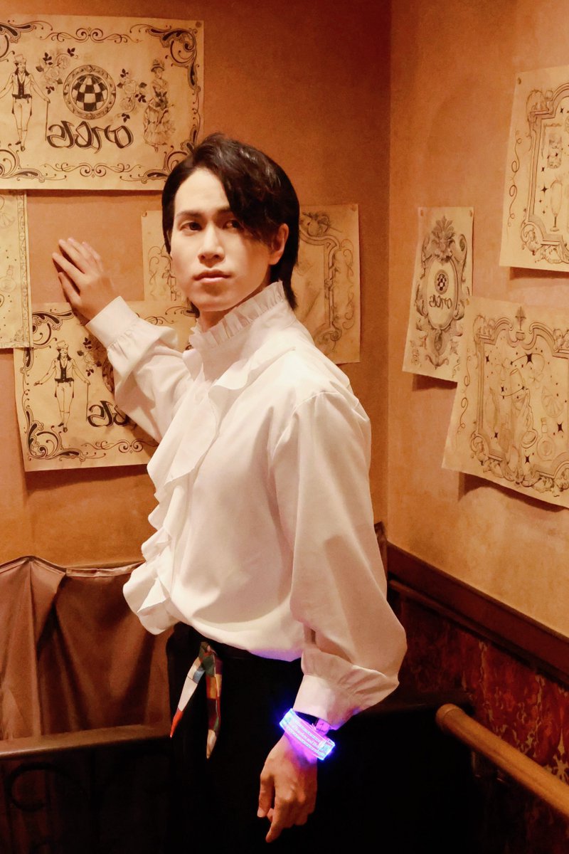 I_DATEN's tweet photo. 初演含め54公演。

ずいぶん長い時間を
ソレイユとして生きて、

僕自身にとって、
すごく大切な役になりました。

僕も彼に負けないよう、
芸を、人格を、磨き続けて、

そして、
怖いところから一歩。

勇気を出して踏み出したいと思います。

出会ってくれてありがとう。

井立天 

#まほイマ https://t.co/XuXvcksdzM