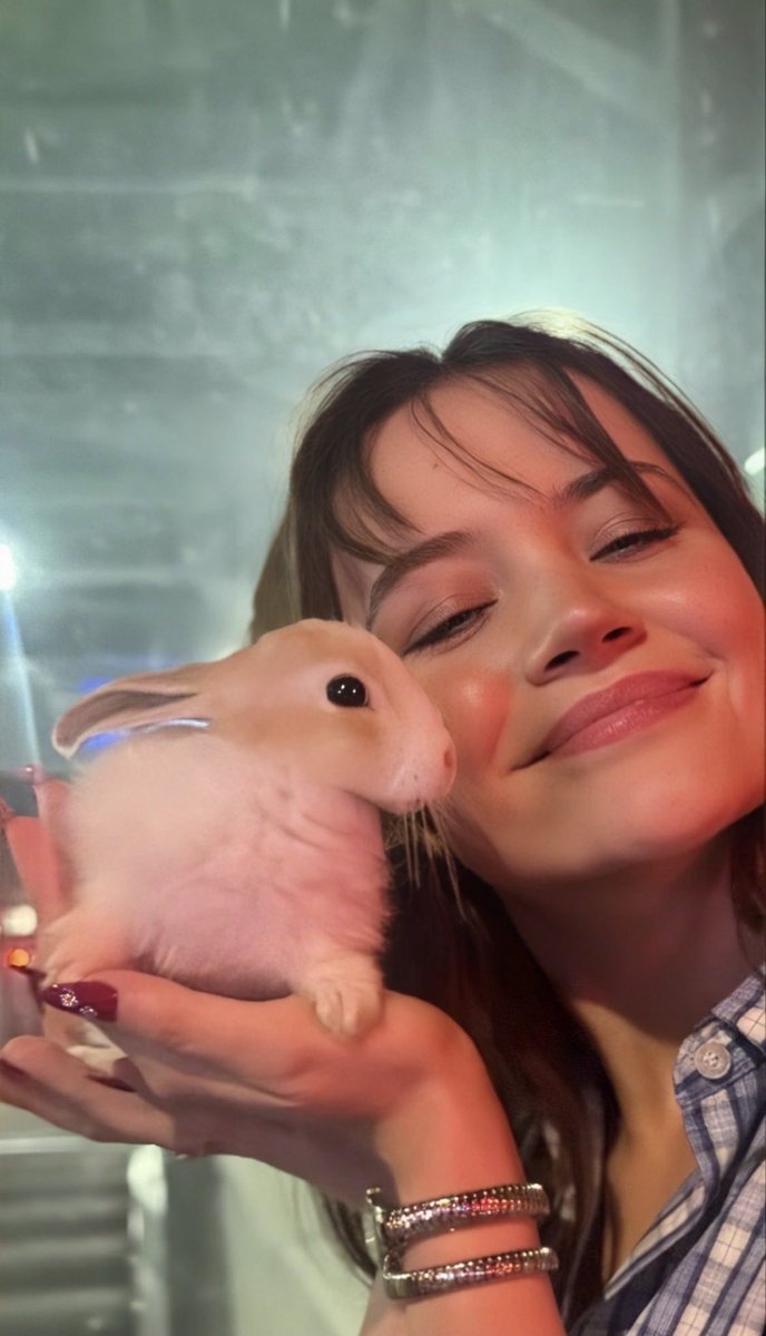 Alyaa8a0's tweet photo. 🩵🐇🤏🏻 https://t.co/c2V0KXjRZh