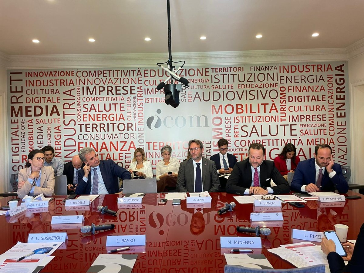 ICompetitivita's tweet photo. 💻“L'IA NEI TERRITORI: LE POLICY PER ACCELERARE LA COMPETITIVITÀ. La visione dallo Stato alle Regioni”.

Ne parliamo con @edoraf, @GioMaToBe, @FaustoBianchilt, @RiDiStefano, Bruno Panieri (@Confartigianato), Letizia Pizzi (@Anitecassinform), @A_Gusmeroli, @PastorellaGiu, @FermiAlessandro, @alberto_lenzi, @LeonardoLotto1, @MarcelloMinenna e numerosi altri ospiti nella tavola rotonda organizzata da I-Com in collaborazione con TeamSystem.

Introducono @daempoli e Daniele Lombardo (TeamSystem).