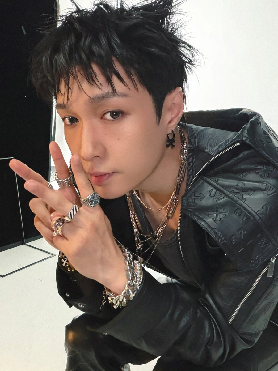 knockknock0408's tweet photo. LAY - 张艺兴工作室 weibo https://t.co/7ddZbvDV9q