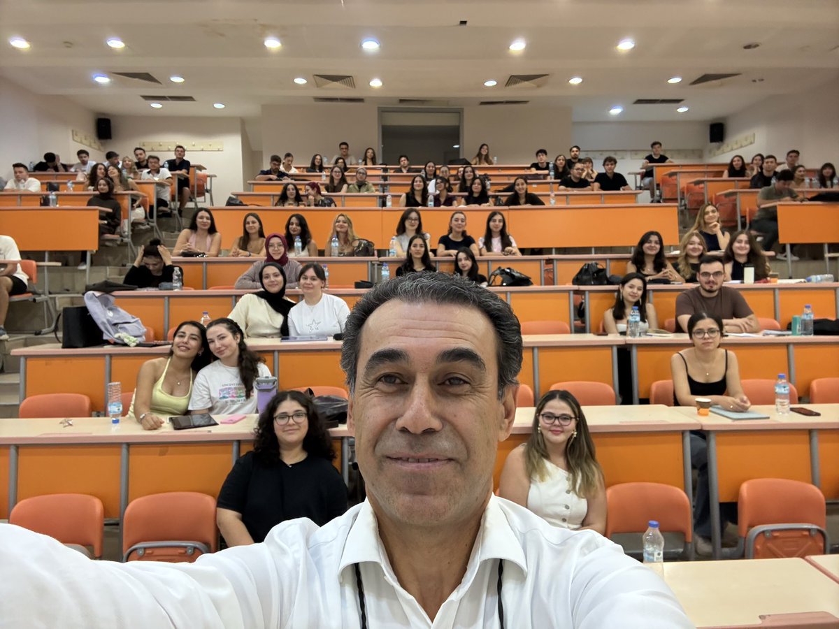 AltunkayaMehmet's tweet photo. 2026-2027 yılı eğitim öğretim yılımız hayırlı olsun. 3. Sınıf öğrencilerimiz ile eşya hukuku ilk dersimizi yaptık. https://t.co/V9B1QhrlF2