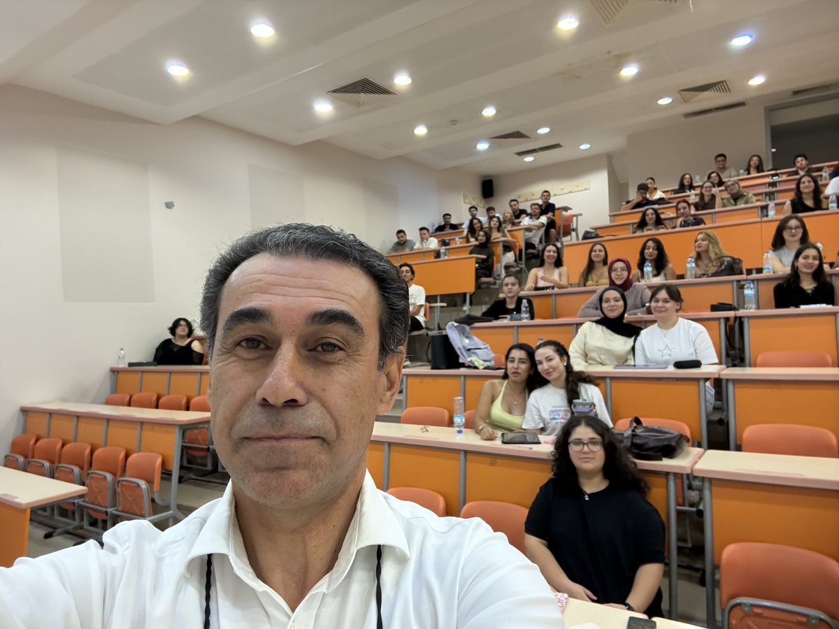 AltunkayaMehmet's tweet photo. 2026-2027 yılı eğitim öğretim yılımız hayırlı olsun. 3. Sınıf öğrencilerimiz ile eşya hukuku ilk dersimizi yaptık. https://t.co/V9B1QhrlF2