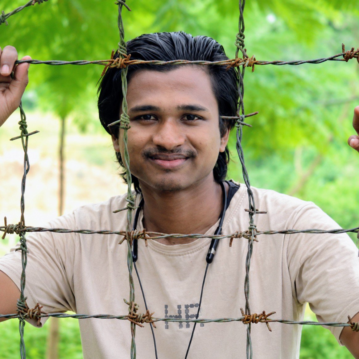 Muhammedreyaz78's tweet photo. 𝗟𝗢𝗖𝗞𝗘𝗗 𝗜𝗡 𝗟𝗜𝗠𝗕𝗢

For almost Ten years, We, the Rohingya have been living inside the camps in Bangladesh as a Refugee, waiting for a safe way to return home. 

Read more: https://t.co/nXeut6PTNJ https://t.co/wRatLU1Ouv