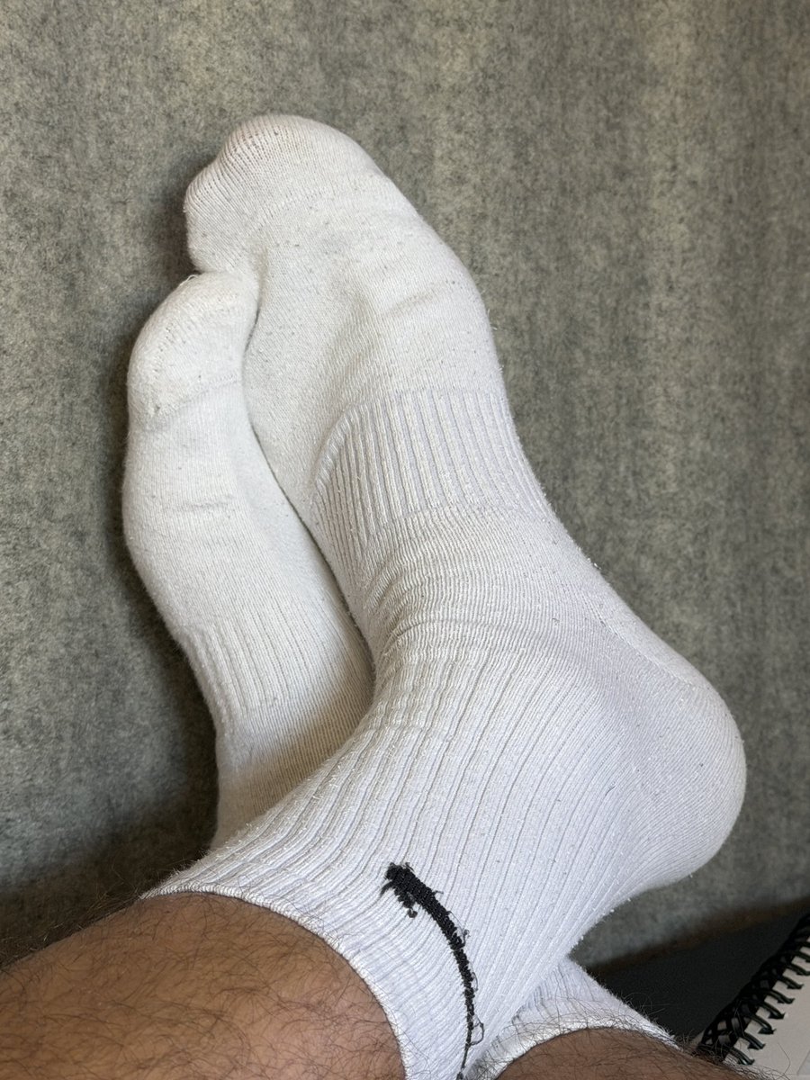 kiffeur_cho7_'s tweet photo. White Nike socks >>>
All day every day https://t.co/HmgrX5cBD1