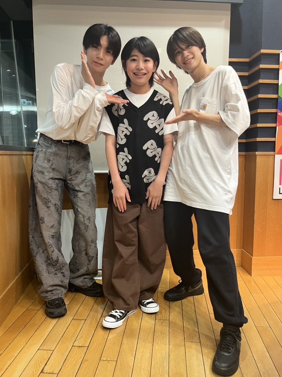 baribarisound's tweet photo. #嶋崎斗亜 #北野快浬 #岡野すこやか
が #FM大阪 (@fmosaka851)から
お送りしています✨

✉️テーマ『シル��ーウィーク、何する？』

#カンバリ #関西ジュニア https://t.co/6FkIkWuqGN