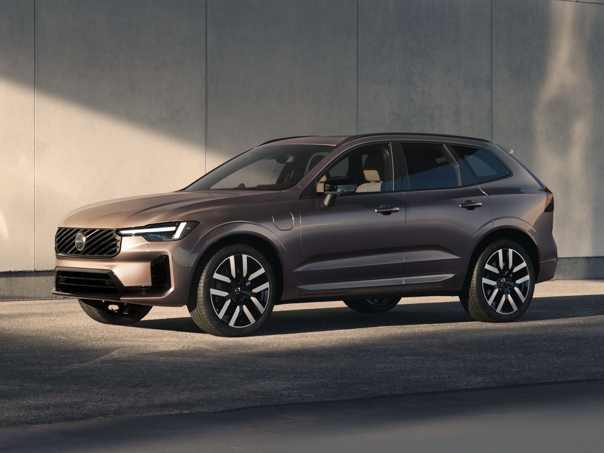 khuleonwheels's tweet photo. Volvo introduces long-range plug-in hybrid versions of XC60 and XC90. See details here: https://t.co/VC4BvxAx0m

#VolvoSA #XC90 #XC60 https://t.co/zew1hoFCUx