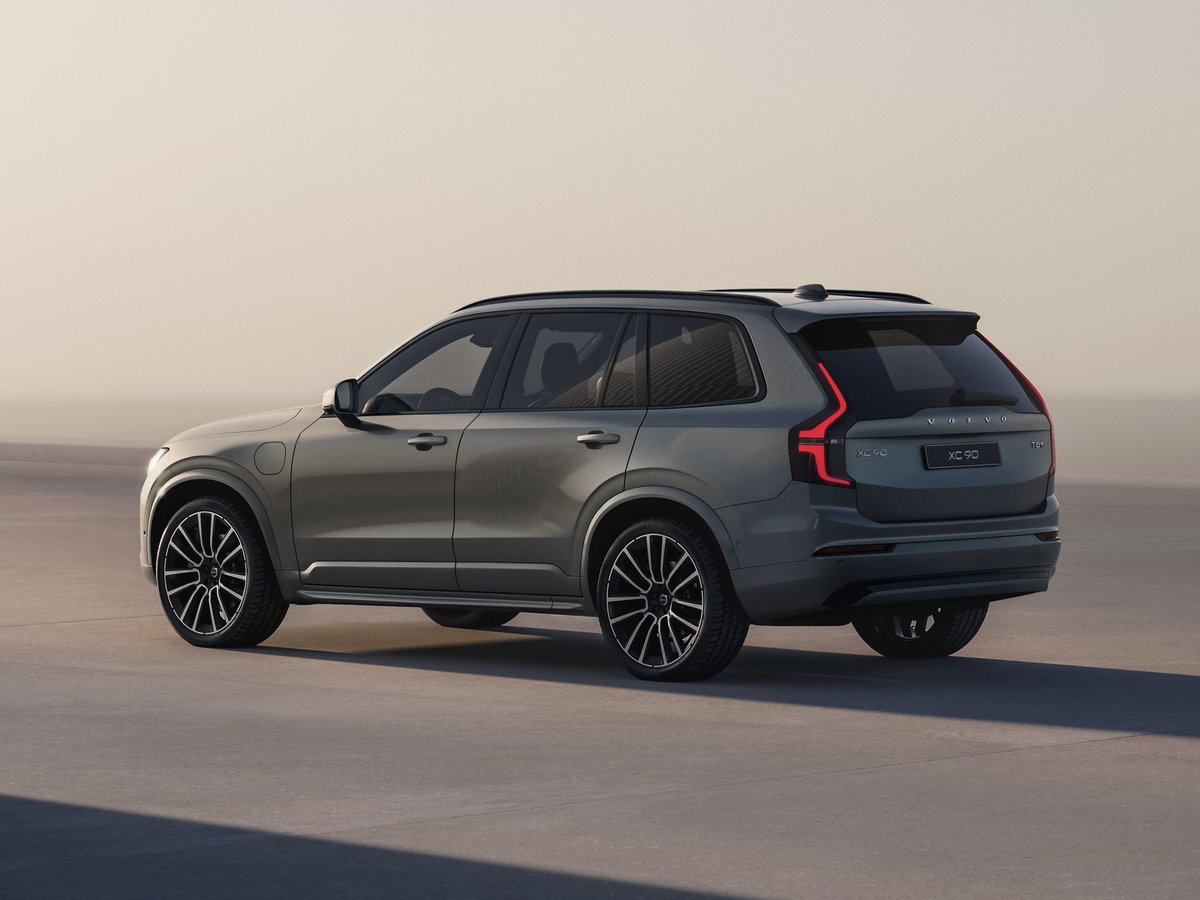 khuleonwheels's tweet photo. Volvo introduces long-range plug-in hybrid versions of XC60 and XC90. See details here: https://t.co/VC4BvxAx0m

#VolvoSA #XC90 #XC60 https://t.co/zew1hoFCUx