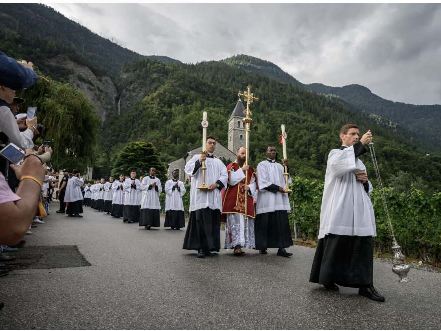 ProtecttheFaith's tweet photo. Great news, but to be expected

Only two priests have left the SSPX 

Only two priests left the Priestly Fraternity of Saint Pius X (FSSPX) after the 1 July episcopal consecrations in Ecône.

Father Franz Schmidberger, 79, a former Superior General, mentioned the number in his weekly newsletter on September 14. The Fraternity has more than 730 priests.

So much for Fernandez's formal procedure for SSPX priests who want to return to 'full communion' with the synodal Churzh