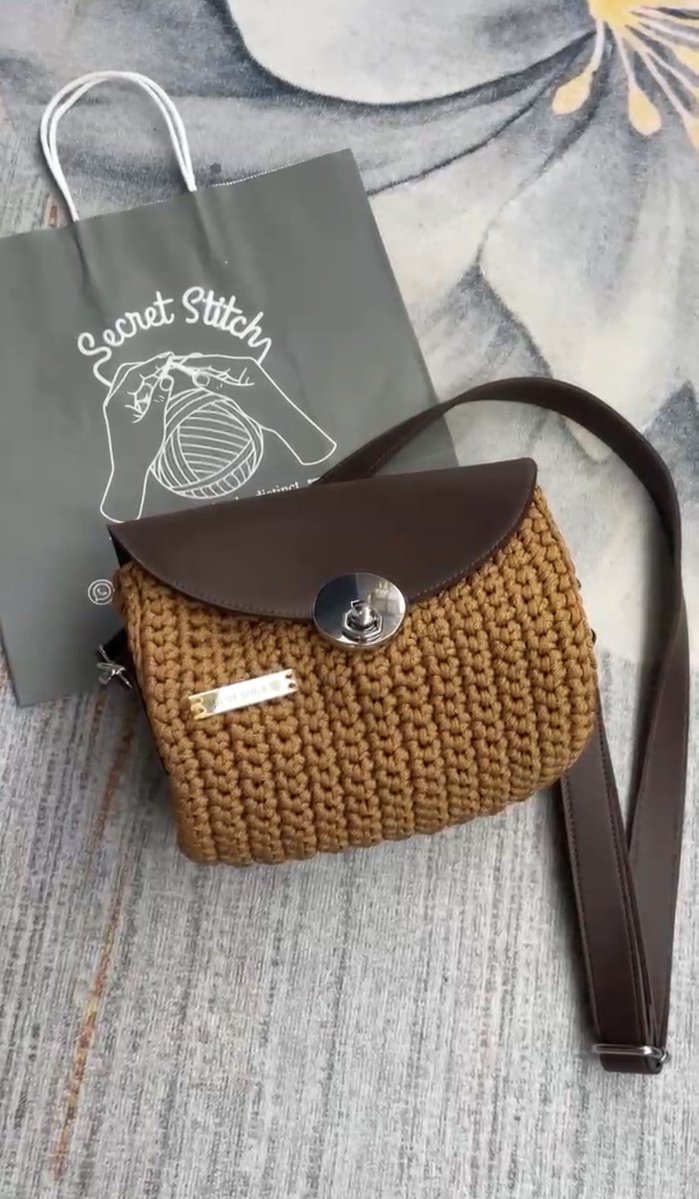 royal_sarahh's tweet photo. Day 05/30 — Je poste mes créations jusqu’à ce qu’elles trouvent leur public. 🧶
Si tu vois passer ce tweet, un petit repost peut faire toute la différence. Merci de soutenir mon travail 🫶🏾
EBENE ~ 23.000 F
#SecretStitch https://t.co/7CeWbEmesl