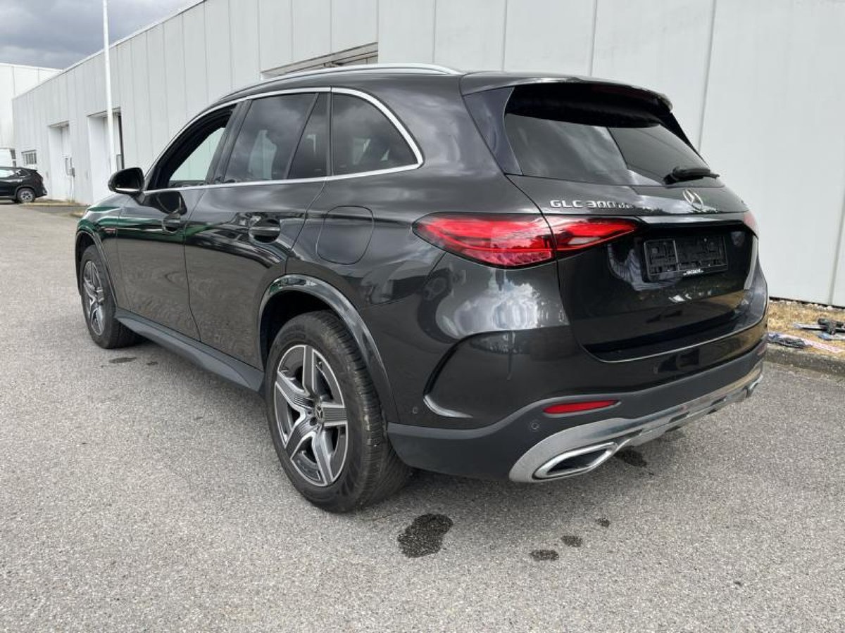 markflore72455's tweet photo. 2022 Mercedes-Benz GLC, 111, 081 km, plug-in diesel hybrid. Starting bid: €37, 600. Leather, navigation, rear camera, adaptive cruise control. Auction ends September 3, 2026, 08:30. https://t.co/g2B0P4jMMh