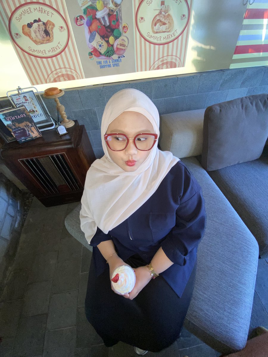 kehidwupunk's tweet photo. minumannya enyak https://t.co/4lIDZ1c5ny