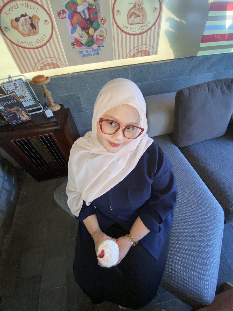 kehidwupunk's tweet photo. minumannya enyak https://t.co/4lIDZ1c5ny