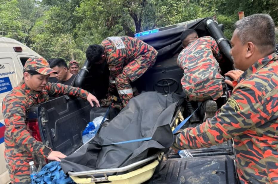 SinarOnline's tweet photo. Ketua pendaki maut ketika bawa pelajar Tingkatan Enam mendaki di hutan simpan
Bomba berkata, pihaknya menerima laporan berhubung kejadian itu pada jam 12.35 tengah hari.
BACA: https://t.co/LbMotPHJ2y
#sinarharian #beritaterkini #pendaki #tragedi
