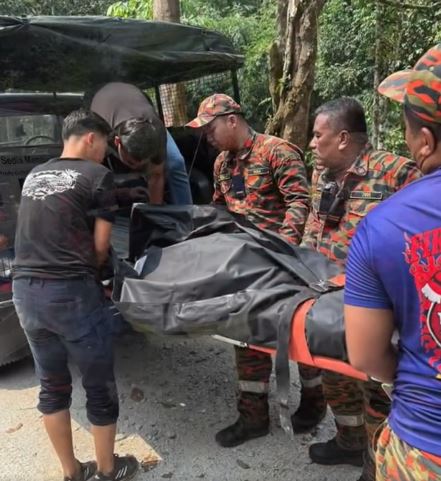 SinarOnline's tweet photo. Ketua pendaki maut ketika bawa pelajar Tingkatan Enam mendaki di hutan simpan
Bomba berkata, pihaknya menerima laporan berhubung kejadian itu pada jam 12.35 tengah hari.
BACA: https://t.co/LbMotPHJ2y
#sinarharian #beritaterkini #pendaki #tragedi