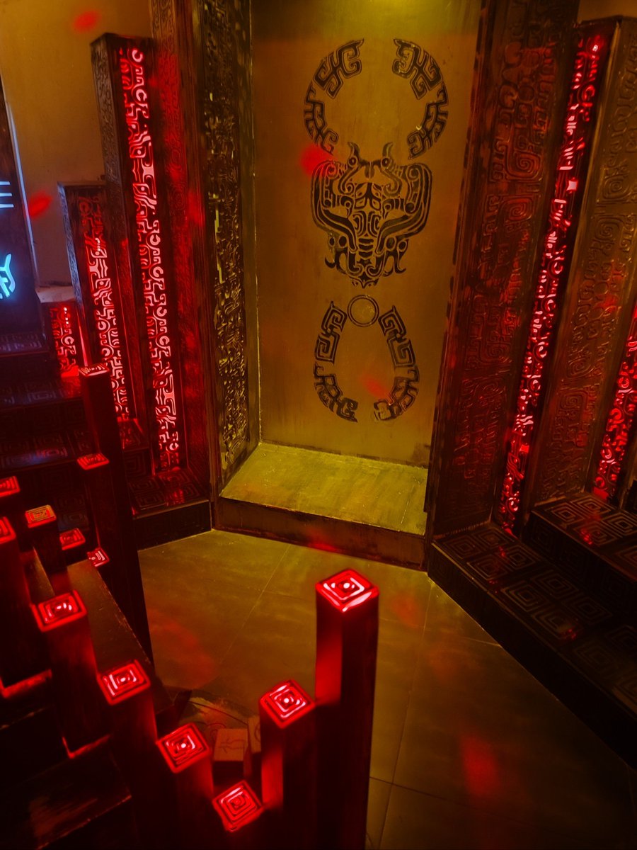 honeh445726's tweet photo. Locked in a dimly lit room with cryptic clues—can you crack the code before the door slams shut https://t.co/1T6LZoRyyb