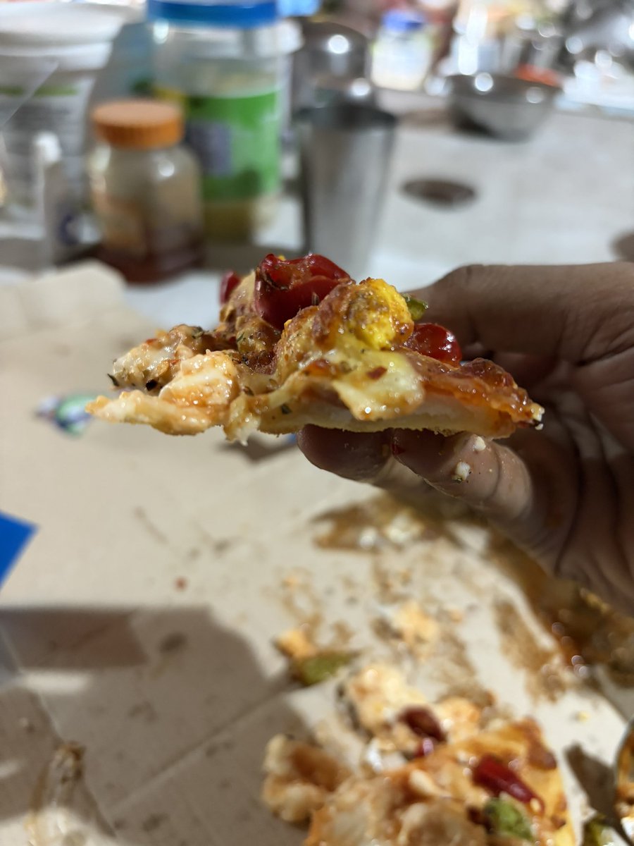 casuallyshubham's tweet photo. @dominos_india This Peppy Panner that I ordered was of ₹430 and cheese burst.

1st The whole base and topping were separate and stuck to the box, I had to manually make it edible.

2nd It was normal crust, not cheese burst. https://t.co/vm6Z4aCVY3