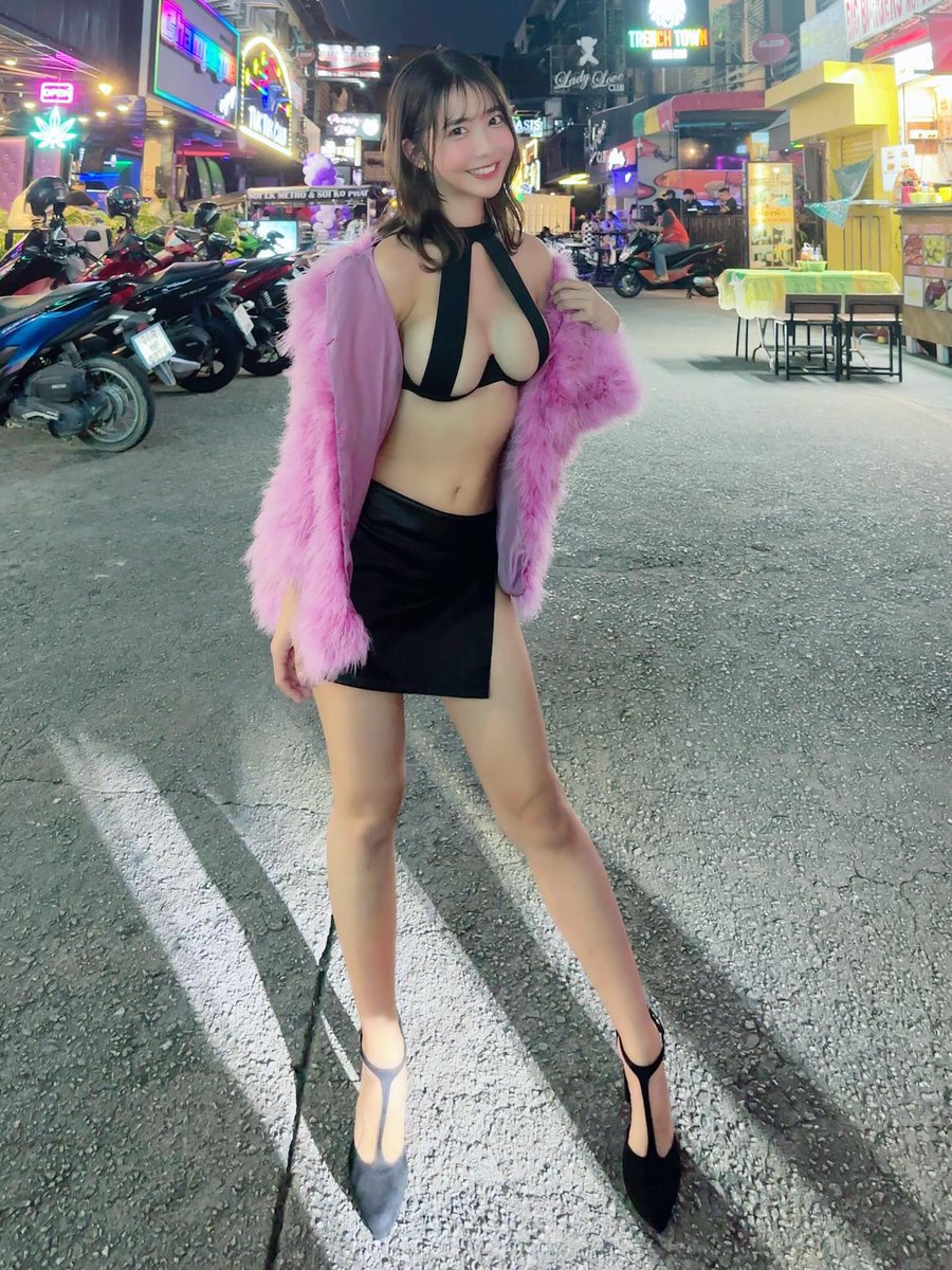 dopucolle's tweet photo. 天羽希純のハイヒール
彼女の脚にも注目して欲しい。
美脚 https://t.co/9c4c6VfrCD