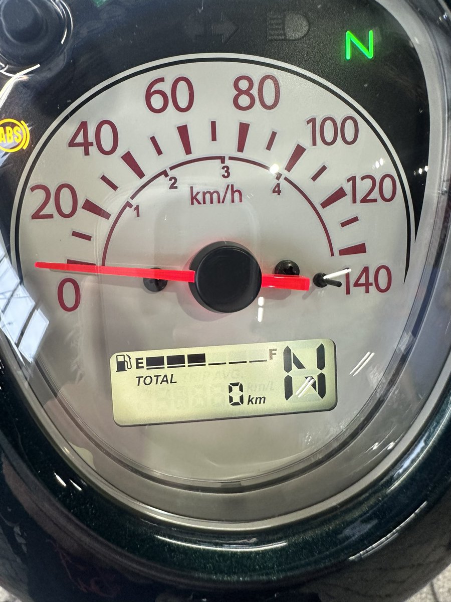 HdcubTanaka's tweet photo. スーパーカブ110、納車しました！！
初めての遠心クラッチに戸惑いながらなんとか帰宅💦
これで私もカブ主に！

右も左もわからない初心者ですが、先輩ライダーの皆様、どうぞよろしくお願いします🙇‍♂️🙇‍♂️

#バイク乗りと繋がりたい　#カブ主 https://t.co/Y16L9GqG0Y