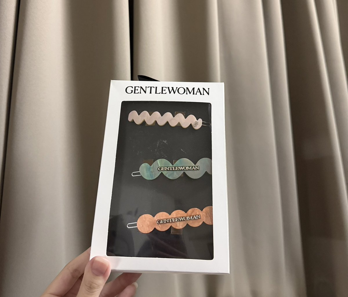 meow_coooo's tweet photo. 📍📍ส่งต่อกิ๊บ Gentlewoman ค่า ได้3อัน 220฿ รส. ราคาเต็ม 590฿ ไม่เคยใส่สักครั้งแค่แกะออกมาดูค่ะ ทักไลน์ตอบไวสุดงับ💖
#ส่งต่อgentlewoman #gentlewoman #gentlewomanมือสอง #ส่งต่อกระเป๋า #กิ๊บgentlewoman https://t.co/unqa0WOTxY