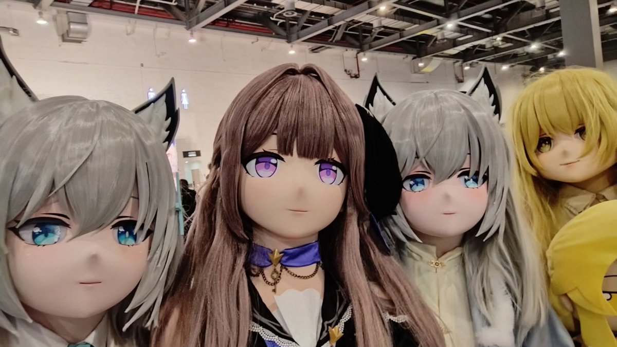 MagaliKingpky's tweet photo. Just hit the comic con hype! Met my favorite anime seiyuu, got limited merch and already planning next year's return—nerd mode activated https://t.co/lecERIGqDj