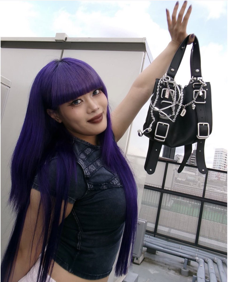 mayodrrum's tweet photo. ねえ心臓に悪いからやめて（チカナオ本当にありがとう）
しかも前の髪色なのとても懐かしい❤️💜
 #HANA  #CHIKA  #NAOKO https://t.co/KQayENWong