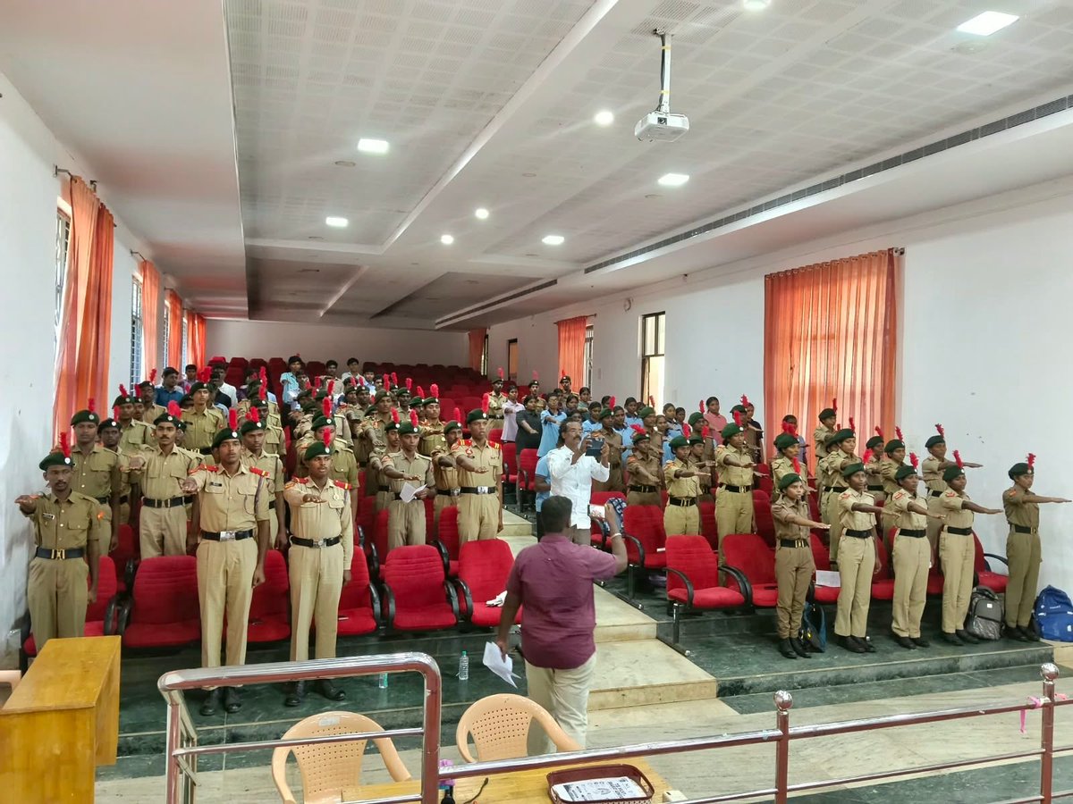 Rockfortgp_NCC's tweet photo. 🇮🇳 TB Mukt Bharat Abhiyan
34 (TN) Indep Coy NCC organised a TB awareness programme at PMIST, Vallam. Dr T. Mathavi, District TB Officer, sensitised 90 cadets on early detection, complete treatment, hygiene &amp; community outreach. Cadets also took the TB Mukt Bharat pledge. 🇮🇳 https://t.co/xB7xVKm4Nl
