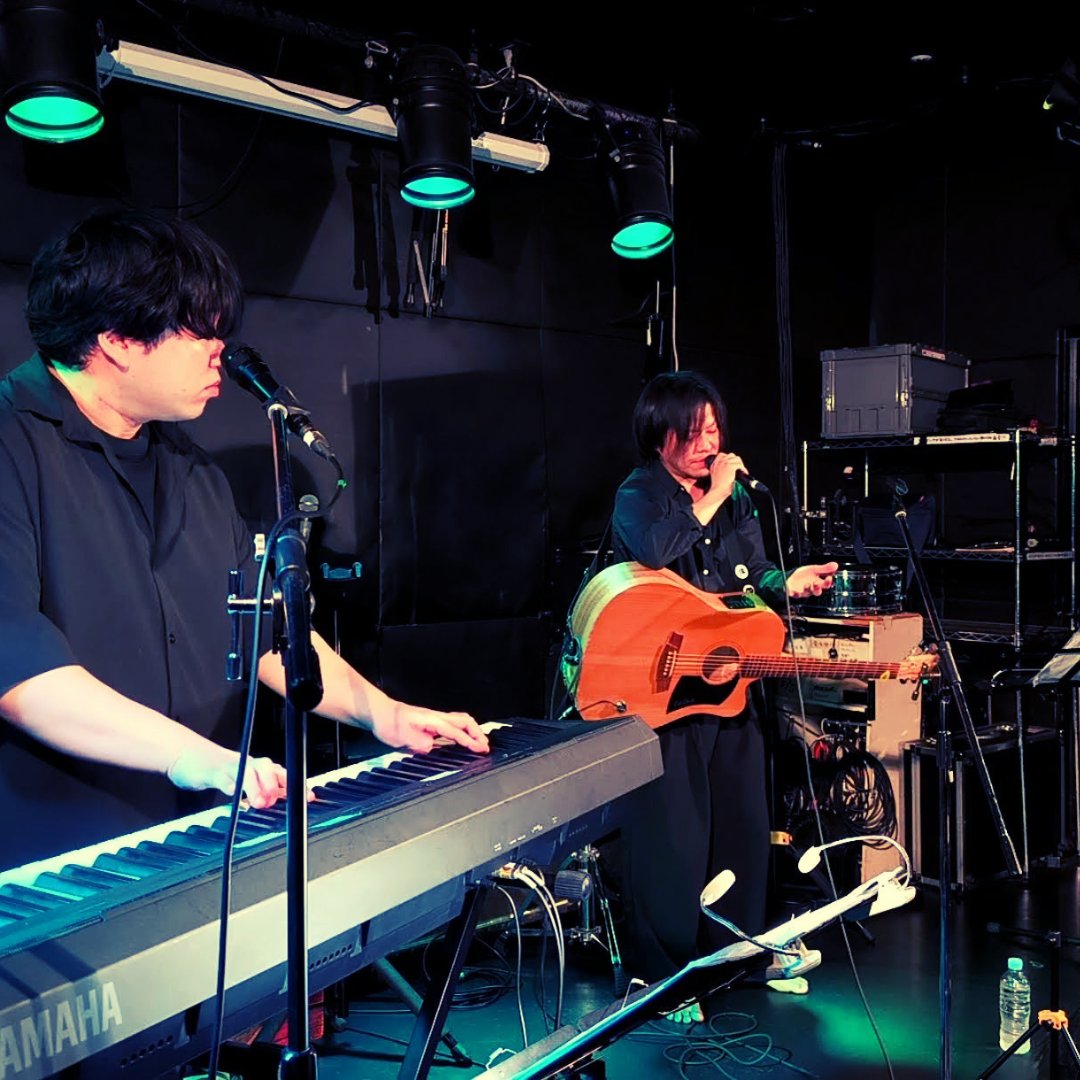 danny_vocalpf's tweet photo. 9/4 新宿Merry-Go-Round
"the refugees"で出演。

ノブユキさん20周年シリーズ企画、
2回目にさっそく呼んでもらえて光栄。

終止、ノブユキさんの人柄が滲みでるような
暖かくて良い企画だった。

皆様ありがとうございました！

🪻紫苑
🔥灯火
🟦blue night
💥Breakout
🎵メロディア
☄彗星賛歌 https://t.co/os2wDn8HaY