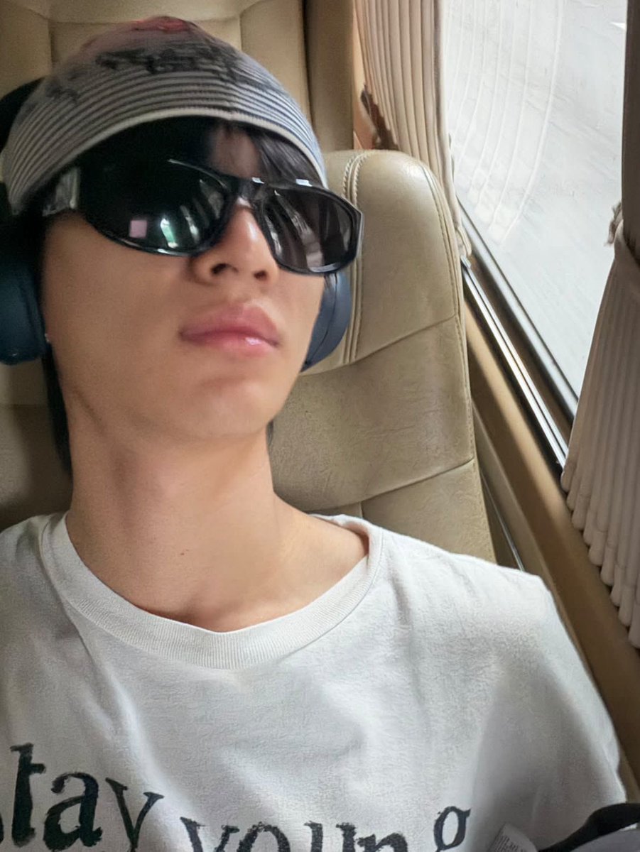 teensjuniorx's tweet photo. Bonding real time mumpung lagi kosong please sama Juju. Kalian hari ini screentimenya udah berapa jam? https://t.co/EBTXnpUCnp