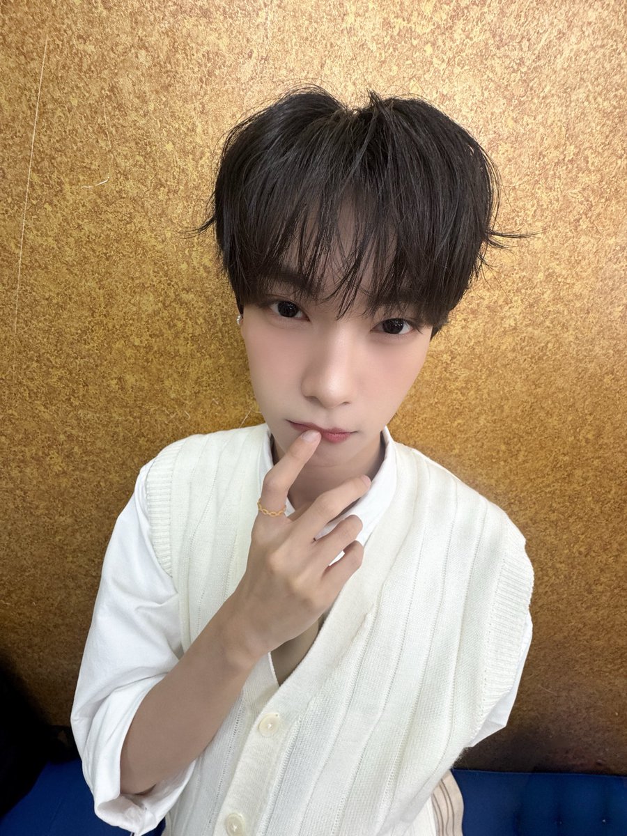 flareu_official's tweet photo. [#FLARE_UPDATE] 260915 SBS Life 더쇼

#FLAREU #플레어유
#최립우 #CHUEILIYU https://t.co/FCkGRD7wmF
