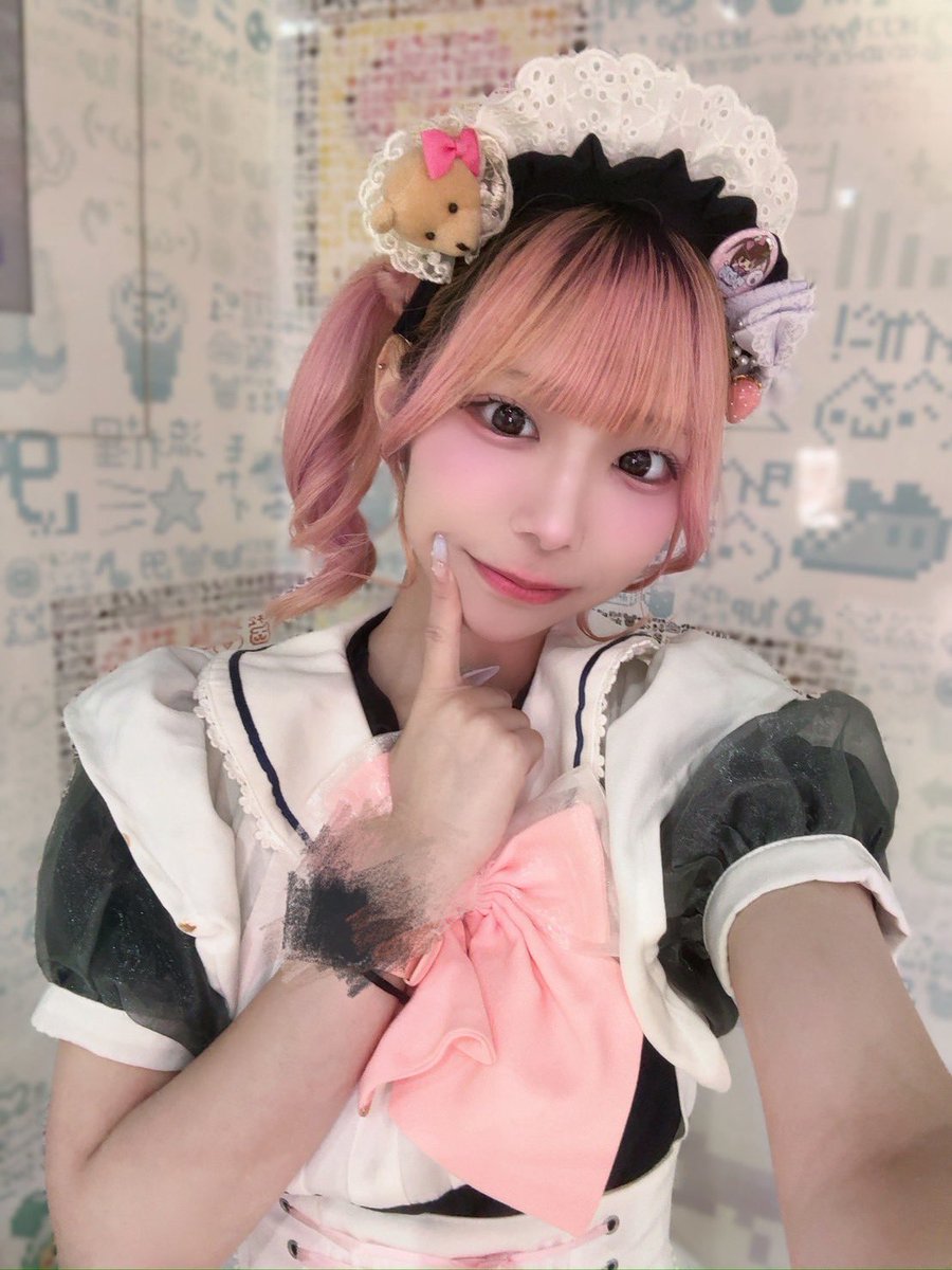 on_mdreamin's tweet photo. ꒰♡大阪なんば店メイドちゃん紹介♡꒱

︎︎︎︎☁みも︎︎︎︎☁

♡なんば店チームハイトーンの1人💖
♡きゅるきゅるの顔と口角がかわいい
♡私服ふりふりでとっても萌え萌え🎀

#ぴこぴこなんばメイド図鑑 #めいどりーみん #なんばふぁむ #今日もみもちゃん見守りちゅ〜っ https://t.co/HgQUIRdeYN