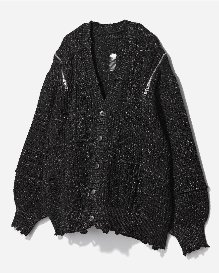 HARE_jp's tweet photo. パッチワーク風デザインと
程よいダメージ加工に、肩ZIPで雰囲気まで変えられる
デザイン盛り盛りの可愛すぎるカーディガンが登場！
ブラック×ラメめちゃくちゃ可愛いけど、差し色で使えるカラーも捨てがたい…

▽アイテムはこちら！
https://t.co/9O4i1ubgHJ https://t.co/yU1KioslLj