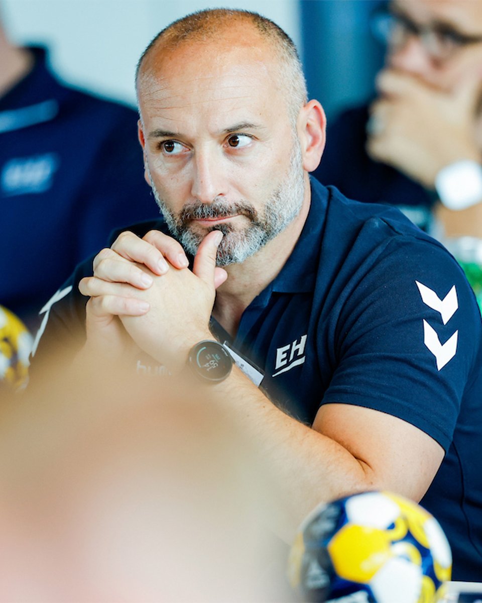 AndebolPortugal's tweet photo. ๐ธ Daniel Martins e Roberto Martins estiveram em Viena a afinar a preparaรงรฃo no prรณximo Women's EHF Euro 2026 โจ
ยฉ๏ธ Jozo Cabraja / Uros Hocevar / kolektiff
#andebolportugal #ehfeuro https://t.co/KHIw6wmyeC