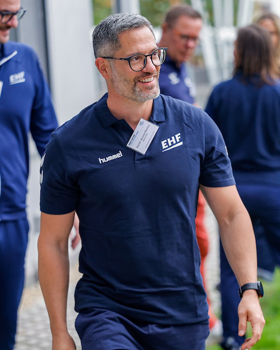 AndebolPortugal's tweet photo. ๐ธ Daniel Martins e Roberto Martins estiveram em Viena a afinar a preparaรงรฃo no prรณximo Women's EHF Euro 2026 โจ
ยฉ๏ธ Jozo Cabraja / Uros Hocevar / kolektiff
#andebolportugal #ehfeuro https://t.co/KHIw6wmyeC