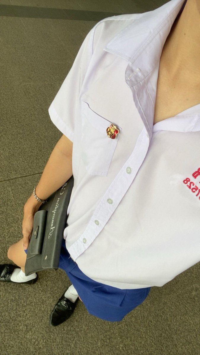 Phruekdekauan's tweet photo. วันนี้ มีงาน back to school ที่มออ😮‍💨

#backtoschool https://t.co/h4XgjQPThT