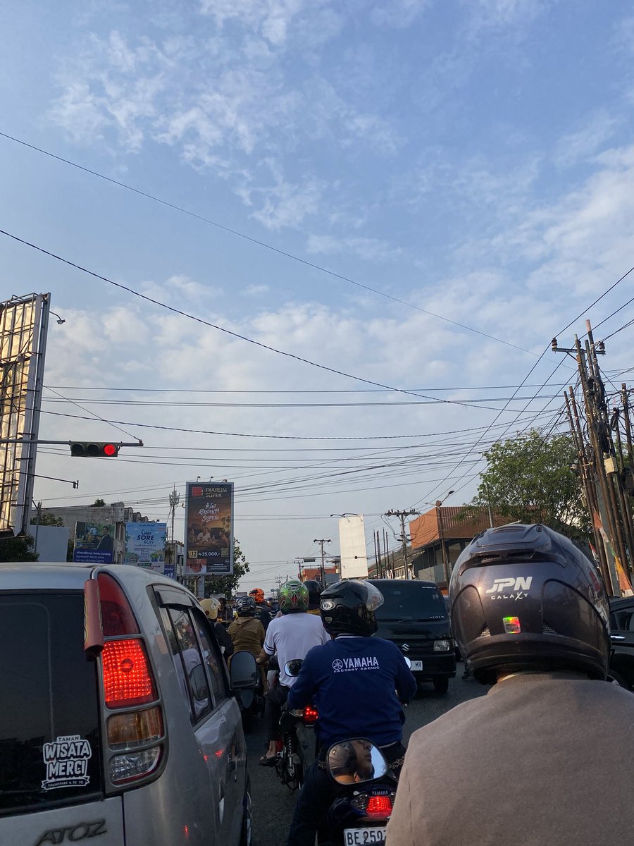 Elloraaja's tweet photo. panasss bet dahal dah sore 😩 https://t.co/a5CGrSBtiD