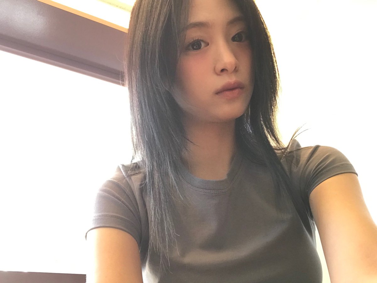 ahyeoniie's tweet photo. Recent mood : Monochrome girl 

#AHYEON #아현 #郑雅贤 #アヒョン
#BABYMONSTER #베이비몬스타 https://t.co/IDpptVUKLg