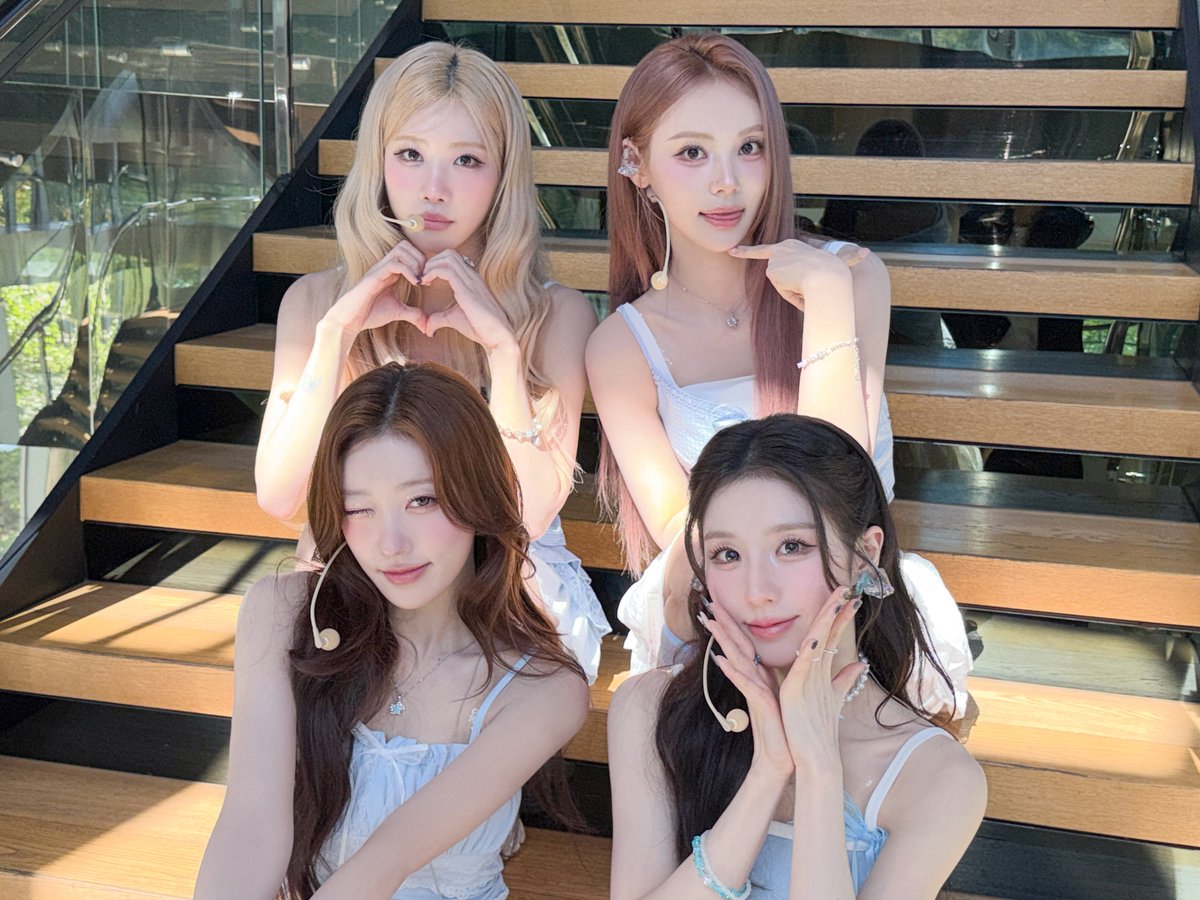 official_artms's tweet photo. ⏔⏔⏔⏔⏔ ꒰ ᧔ෆ᧓ ꒱ ⏔⏔⏔⏔⏔
OURII.. ARTMS 사랑받고 자랐어?
완전체로 함께해 행복이 5배❕🪽
오늘의 #더쇼 가 우리의 마음속에
빛나는 기억이 되길 ꒰ა ♡ ໒꒱ ‧₊˚ ⋆ﾟ⊹
⏔⏔⏔⏔⏔⏔⏔⏔⏔⏔⏔⏔⏔

#ARTMS #아르테미스 #OURII https://t.co/vrEVF0ffhk