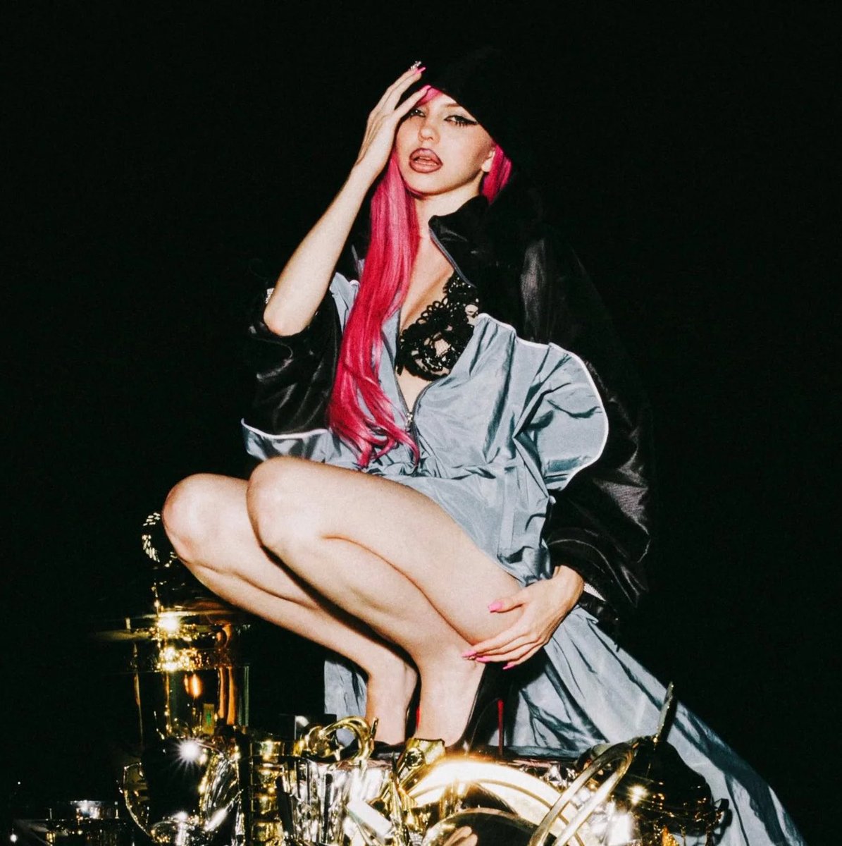 chartdata's tweet photo. ADÉLA earns the first top 40 hit of her career on the Hot 100 with "Ain't In LA". https://t.co/7m3GZqLH5u