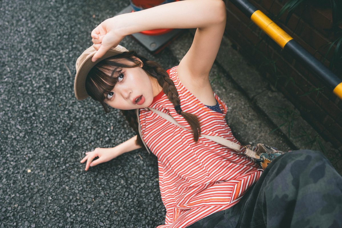 ayumi_kato_soar's tweet photo. 【今週の日曜日！①③④⑤🈳！】

9／20(日)下北沢エリア(90分)

オーバーオールと花柄で、ポップでソウルｯ🎵なファッションにしてみたよん🍀

お花のビーズネックレスとお花のバッグがポイント🥹❗️
じゃんじゃん地面座っちゃうよ⭐️

ぜひ！ご予約お待ちしております⬇️
https://t.co/Xuh9u2pV7y https://t.co/XpJ9cumWD2