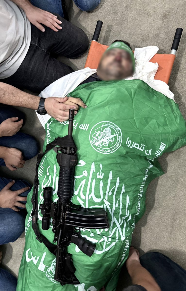 dailyislamist's tweet photo. 🔴 İsrail, sözde ateşkes anlaşması ve garantörlere rağmen Gazze'deki direniş liderlerini hedef almaya devam ediyor.

- Kassam Tugayları’nın kuzey tabur komutanlarından Ahmed El-Batş, dün akşam aracına yapılan İHA saldırısında şehid edildi