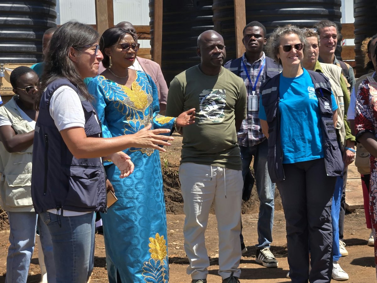 OMSRDCONGO's tweet photo. À #Lita, la réponse à #Ebola illustre la force de l’action collective. Sous le leadership des autorités de 🇨🇩, @WHO, @WFPDRC, @UNICEFDRC, @AfricaCDC, @ALIMA_ORG &amp; leurs partenaires intensifient les efforts pour améliorer la prise en charge des patients au Centre de traitement. https://t.co/rYcbBpAF7f