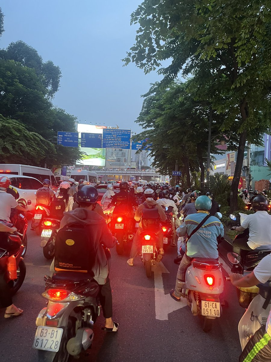 Popcorn9401's tweet photo. Lạc trôi. Chừng nào mới về tới nhà… https://t.co/1A36SxMJAy