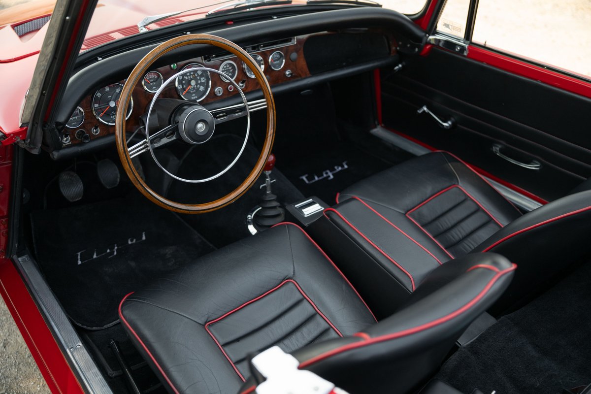 rmsothebys's tweet photo. Carroll Shelby’s other V-8-powered British sports car.

This 1965 Sunbeam Tiger Mk I is listed in The Book of Norman registry and combines a comprehensive restoration with extensive period-correct performance upgrades.
British agility. American V-8 power.

$80,000 - $100,000 USD

Register to bid at https://t.co/SYFwjDxvIA #RMHershey 

#RMSothebys #Sunbeam #Tiger