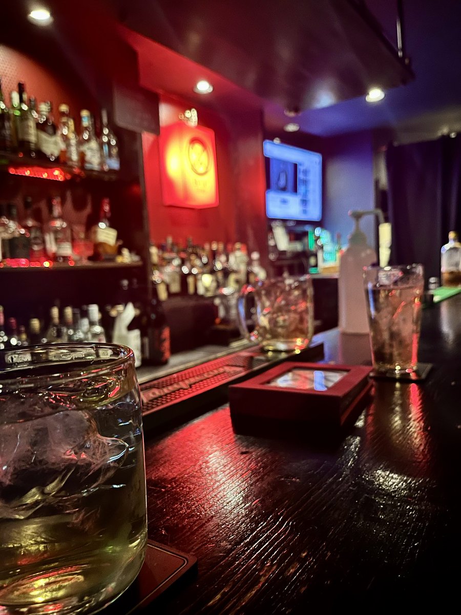BarZERO69's tweet photo. 今夜もお待ちしております!
#西新宿 #NishiShinjuku #BAR #ZERO #ミュージックバー #カジュアル #1人飲み #テーブル席あり #NoCharge #ノーチャージ https://t.co/rzvtGMYuev