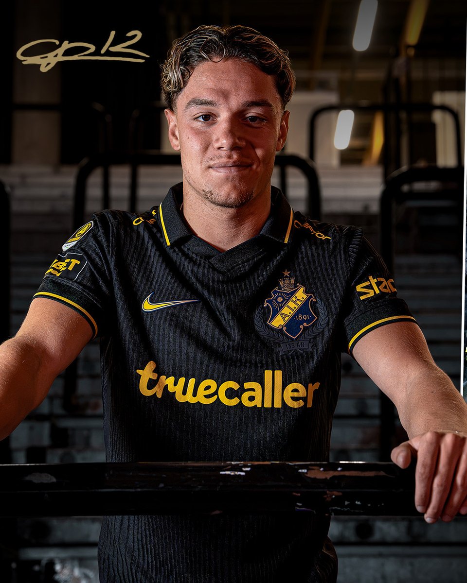 AIKfotboll's tweet photo. 🖤 AIK sedan dag ett. 
💛 Charlie Paveys svartgula saga har bara börjat. https://t.co/yczv0QfePI